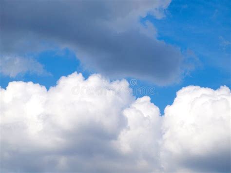 cielo azul y nubes hermosas foto de archivo imagen de dios calma 142781012