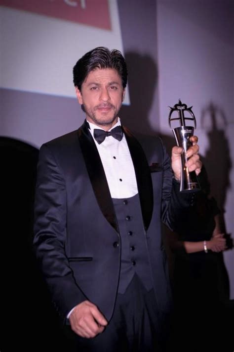 Shah Rukh Khan Wins Outstanding Contribution To Cinema At The Asian Awards Photosimages