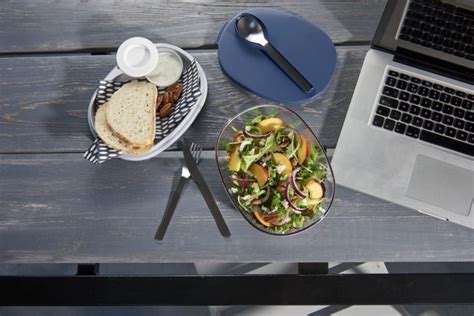 The place could be a money pit that needs everything replaced but most of us would ignore that if the view is idyllic. Ende Home Office Pflicht - begrüßen Sie Ihre Mitarbeiter zurück im Büro!