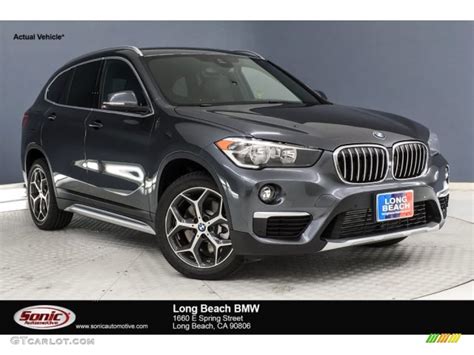 Bmw'nin giriş seviyesi suv modeli x1, ilk jenerasyonunda station wagon 3 serisi platformu üzerine geliştirilmişti. 2019 Mineral Grey Metallic BMW X1 sDrive28i #131169199 | GTCarLot.com - Car Color Galleries
