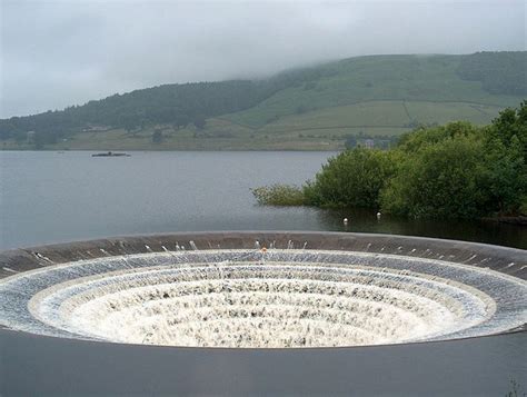 Find photos of ladybower reservoir. Ladybower Reservoir In Derbyshire England » GagDaily News