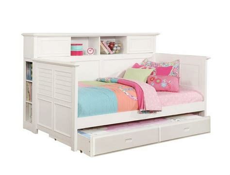 This white twin bookcase daybed is a great solution to space in a youth bedroom due to its functional style. 300590-B-400323 Bookcase daybed style white finish wood ...