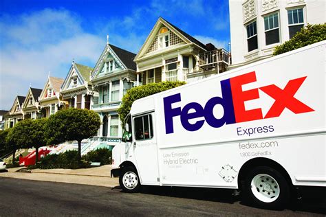 Welcome to the fedex facebook page. FedEx Sets New Environmental Goal - Hybrids - Green Fleet Magazine