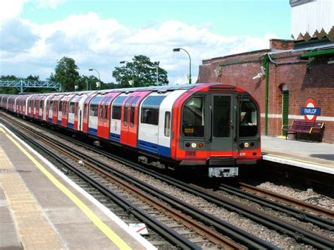 West Of London The Central Line Shares Greenford Station With First