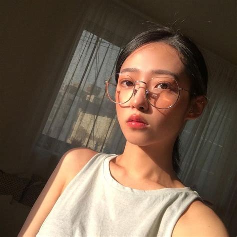 𝚢𝚞𝚖𝚒 Ulzzang glasses Ulzzang girl Ulzzang korean girl