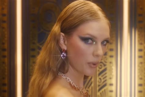 Behind Taylor Swifts Dazzling Make Up Looks In Her New ‘bejeweled Music Video