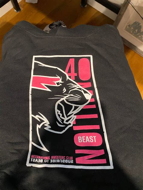 My $50 Mr Beast 40 million signed hoodie wasn't signed 