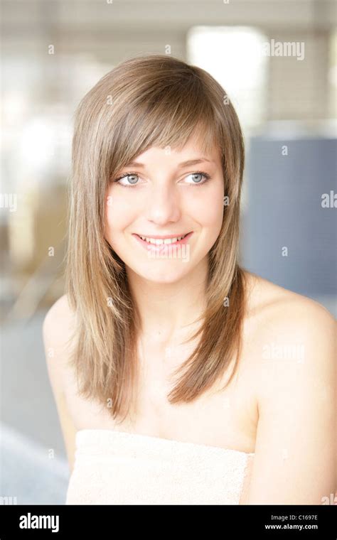 18 Jahre Altes Mädchen In Einem Spa Stockfotografie Alamy