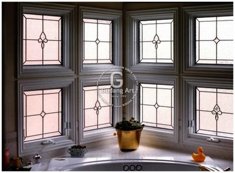 memasang kaca patri jendela rumah motif  desain indah kaca patri