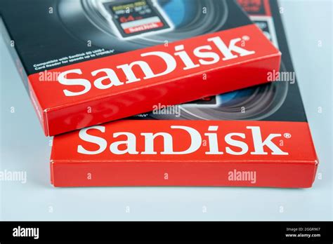 Sandisk Logos Seen On The Boxes With Extreme Pro 64gb Sd Memory Cards