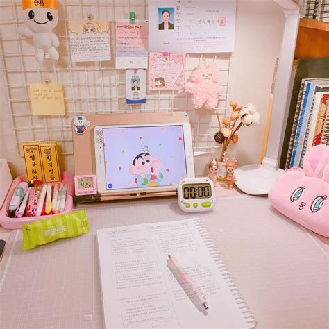 Pin By 𝒌𝒚𝒍𝒊𝒆 On デスクスタディ Study Room Decor Study Decor Kawaii Room