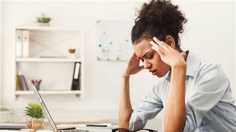 Natural Remedies You Need For Your Pounding Headache
