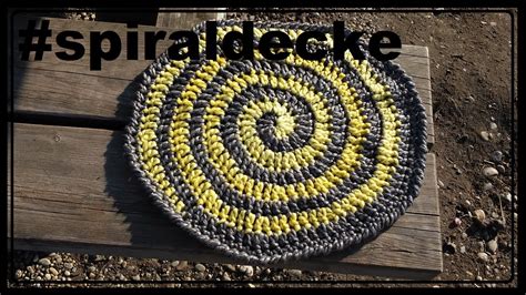 37 wunderbar und natürlich runde decke häkeln anleitung kostenlos granny square klassisch im quadrat anleitung für dein granny square kannst du vom prinzip her jedes beliebige garn verwenden. Spiraldecke häkeln, Decke, Babydecke - YouTube