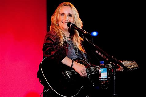 Melissa Etheridges Pride Message To Her Younger Self ‘dont Let Fear