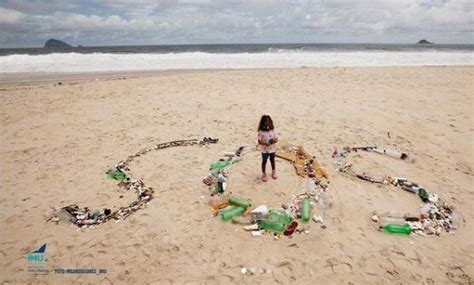 após chuvas lixo acumula em praia no rio “tsunami de plástico” metrópoles