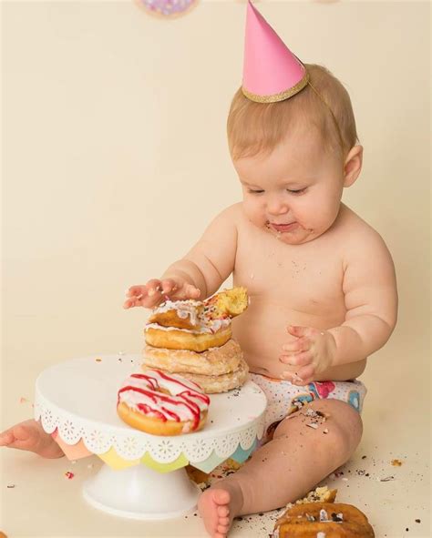 Forget The Cake Smash The Donut Smash Is The Ultimate Lazy Mom Hack Around It Donut Party