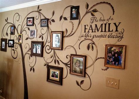 Perfect for your bedroom, dorm room or gifts for your bff's! 30 Family Picture Frame Wall Ideas