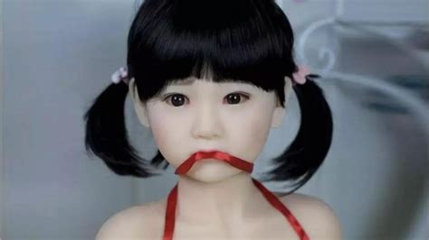 Amazon Francia retira de la venta muñecas sexuales con aspecto de niños