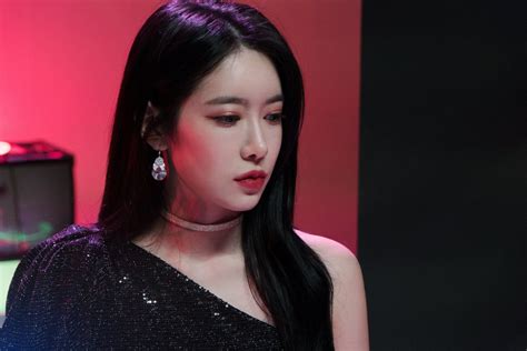 Former PRISTIN member and HINAPIA member Yaebin apologizes after using