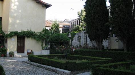 Maybe you would like to learn more about one of these? Casa Museo de Zorrilla: Museos de Valladolid.
