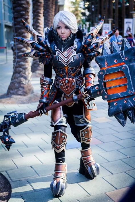 This Wow Cosplay Is Absolutely Crazy Tier 13 Warrior Armor By Moonshuu