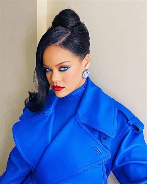 8 Fresh Ways To Recreate Rihannas Cobalt Blue Inner Corner Liner Look