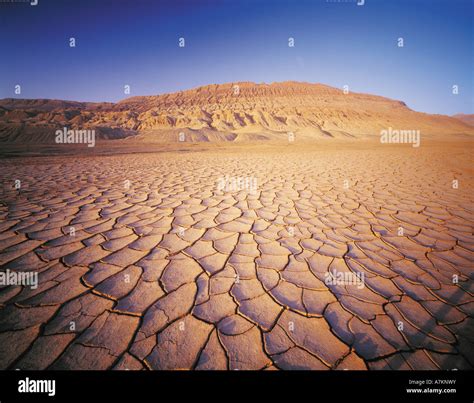 Barren Desert Hi Res Stock Photography And Images Alamy