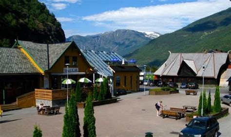 Flåm marina & apartments have a seating area, cable tv and a private bathroom with shower. Flam Ferdaminne - UPDATED 2018 Prices & Hotel Reviews (Norway) - TripAdvisor