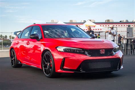Honda Civic Type R Could Go Hybrid But Will Never Go Awd Carbuzz