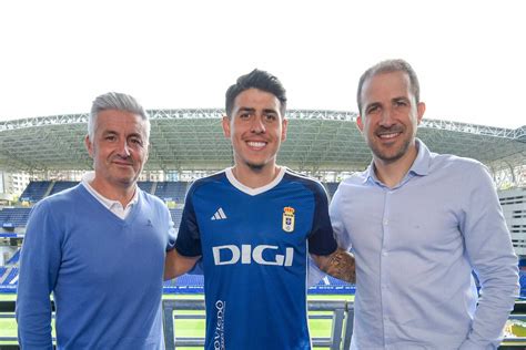 Official Presentation of Santiago Colombatto | Real Oviedo | Web Oficial