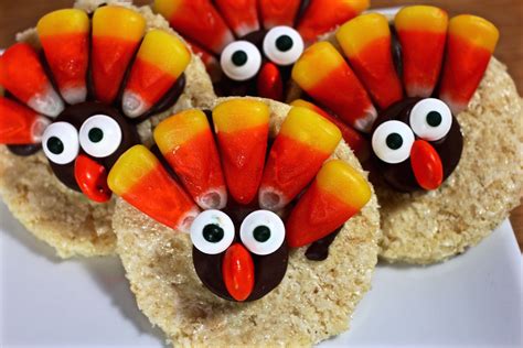5 Turkey Shaped Treats To Make For Thanksgiving