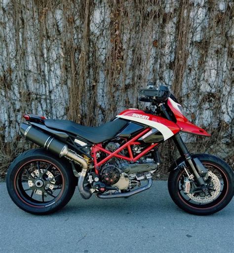 Less than xxxxkms since last service. Ducati Hypermotard 1100 Evo motorcycles for sale