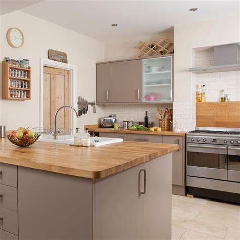 We did not find results for: Earthy kitchen | Traditional kitchen | housetohome.co.uk