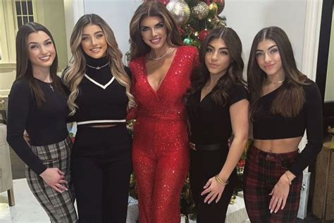 Teresa Giudice Makes Lentil Soup For Her Daughters After School Style