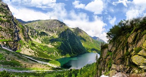 Morskie oko to jedno z najchętniej odwiedzanych miejsc w tatrach. Morskie Oko - Jezioro - Zakopane - Atrakcje.pl