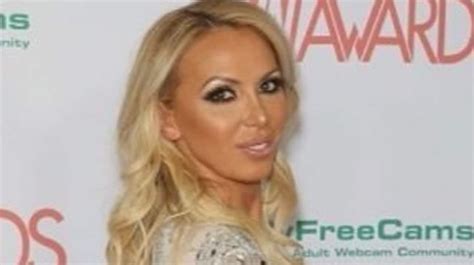 Porn Star Nikki Benz Sues Brazzers Over Claims She Was ‘waterboarded