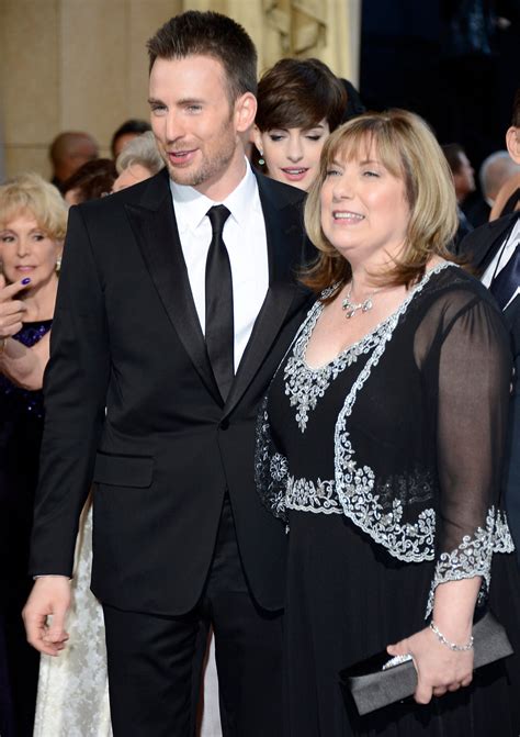 Sudburys Chris Evans Brings His Mom To The Oscars