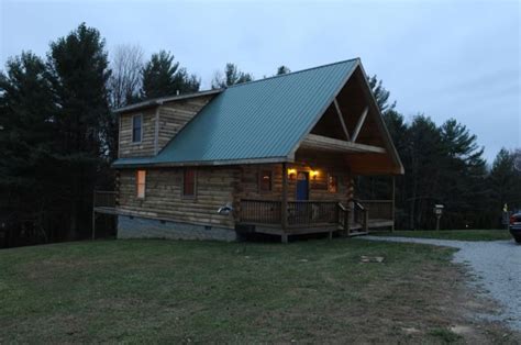 Pine summit is fully furnished with leather furniture, kitchen appliances including a large refrigerator, washer/dryer, microwave, coffee maker (filters provided), and range/oven. The Summit: Place To Stay On Vacation 3 Bedroom Beaver ...