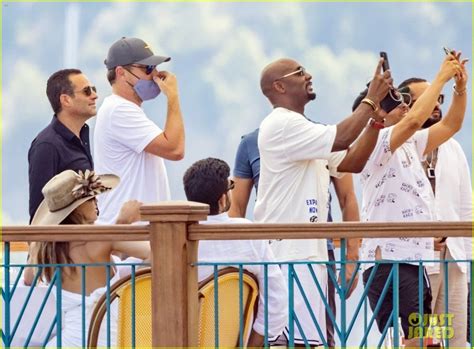 Leonardo Dicaprio Jamie Foxx Spend The Day Together On Vacation In Italy Photo