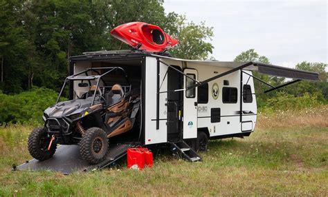5 Best Small Toy Hauler Rvs In 2021 Toy Hauler Trailers Toy Hauler