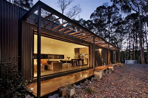 Whether your preference is for a scenic mountain view, secluded privacy on some acreage, or lakeside to enjoy fishing or other water activities, you're sure to find a cabin location that's right for you. Musk Bunker: Modern Prefab Cabin by Modscape