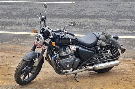 Royal Enfield Super Meteor 650 क हआ टज अनवरण क तरख क खलस