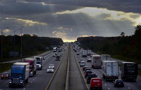 More lanes won't help Highway 401 | The Star