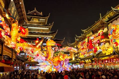 Popular Lunar New Year Traditions Lunar New Year Customs And Dishes
