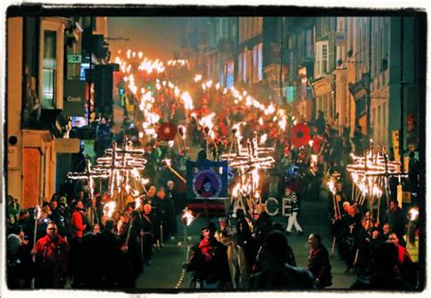 Lewes Bonfire Night Celebrations English Culture The World Of English