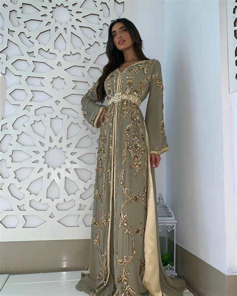 Épinglé par taj najjar sur abayas kaftas en 2020 caftan marocain robe marocaine caftan mariage