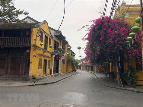 'ngày đầu cách ly xã hội, tôi đi hiến máu'. Hình ảnh vắng lặng ở các địa phương trong ngày đầu cách ly ...