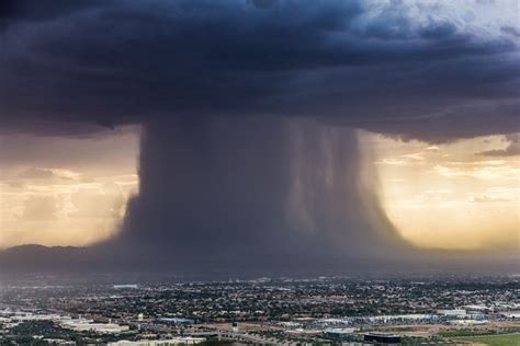 Madweather Severe Thunderstorm Hits Sky Harbor