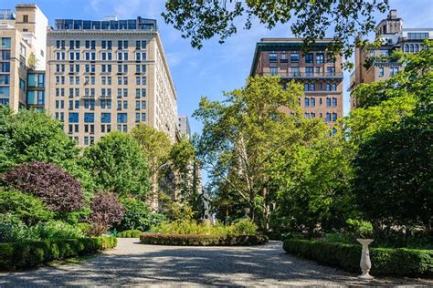 Nyc Gramercy Park Walking Tour With Players Club Mansion Access 2024