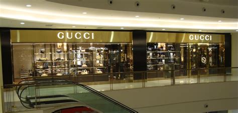 Gucci is a luxury fashion house based in florence, italy. Luxo Simples Assim: Gucci chegou em Brasília